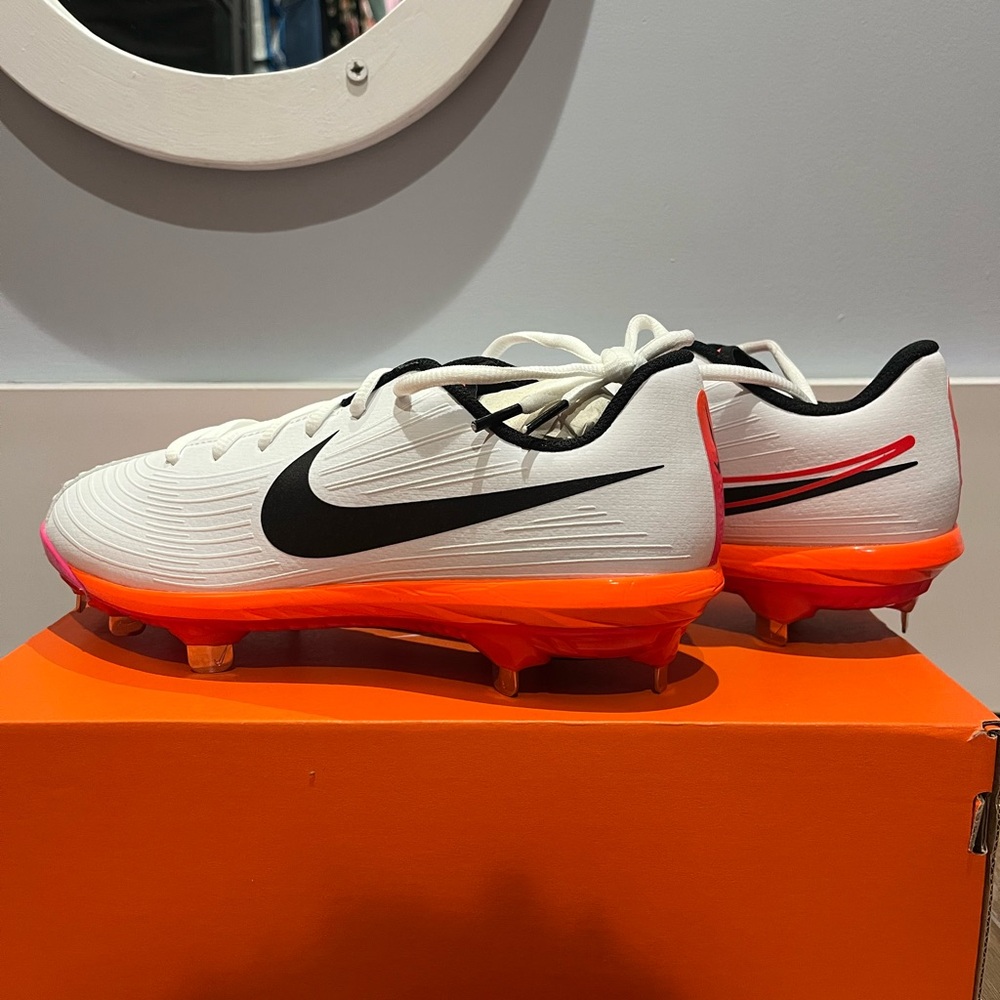 Nike Lunar Hyperdiamond 3 Pro Softball
Cleats CD0110-104